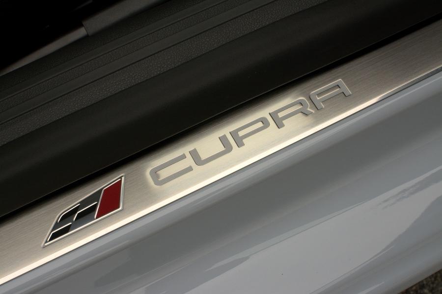  Seat Leon Cupra 280 2014 года  (UK) (фото 36 из 66)